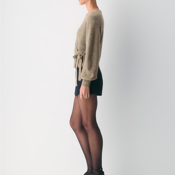 Aritzia Wilfred
SoftSpoke Cassidy Sweater - Picture 3 of 8